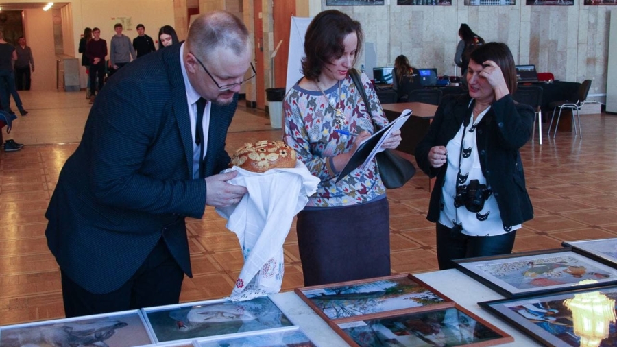 Международная выставка ИЗО и ДПИ, моды и дизайна, фотографии и фотографики Москва 2024